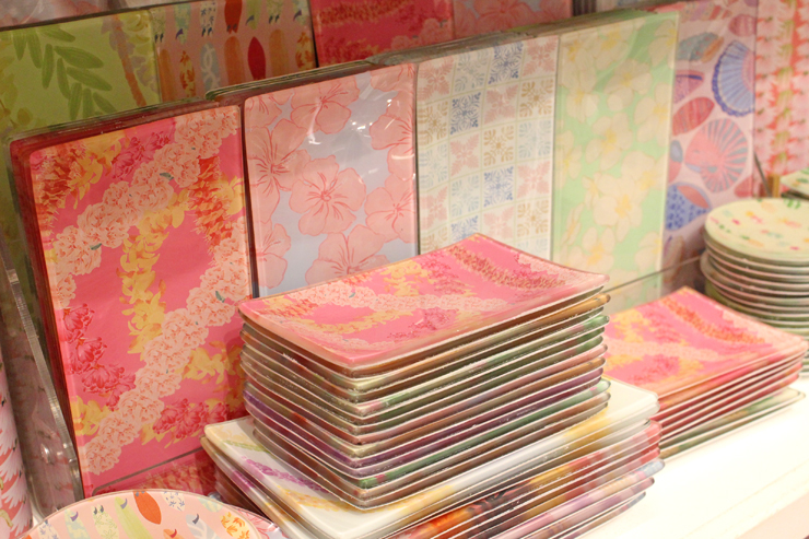 アロハな柄のトレイ