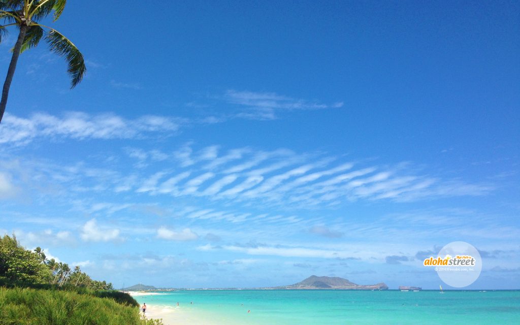 お空にスペアリブのような雲を発見 ラニカイビーチ アロハストリート ハワイ