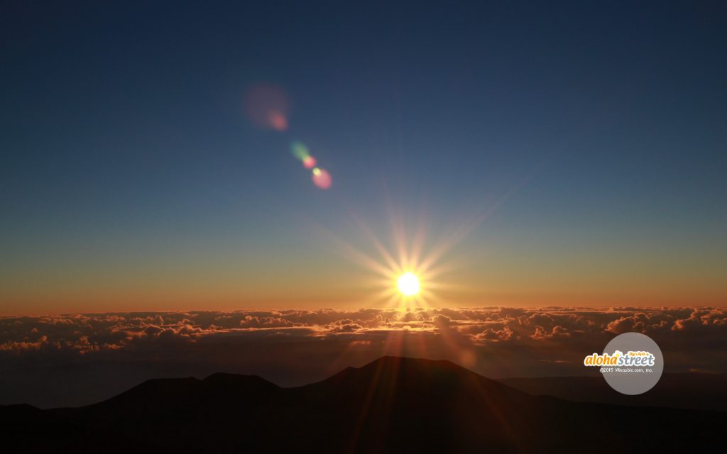マウナケアの朝日は、まるで雲の上にダイヤモンド！