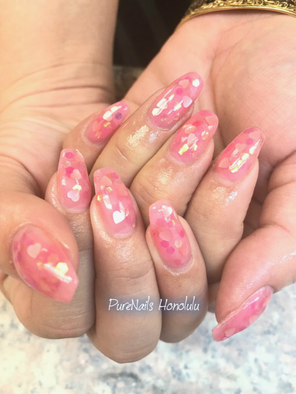 桜の季節にピンクのネイル