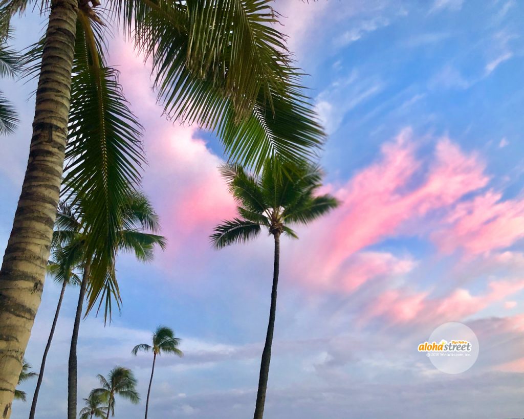 ピンクに染まる雲 アロハストリート ハワイ