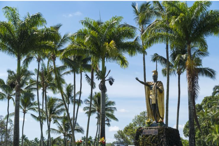 ハワイ島ヒロにあるカメハメハ大王像