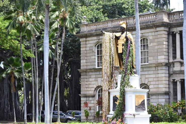 ハワイのおすすめ観光スポット　カメハメハ大王像