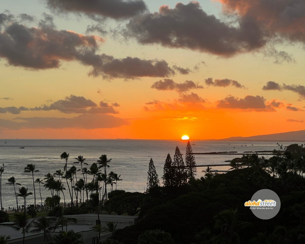 ハワイで見る夕日はやっぱり特別