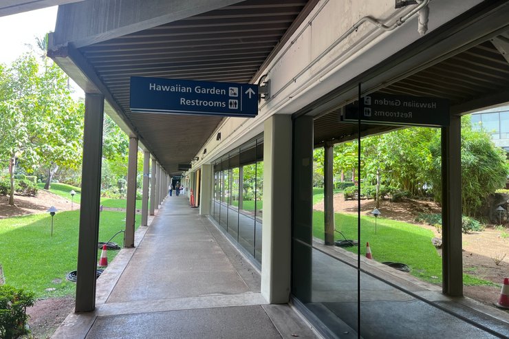 まっすぐ通路があるので進む