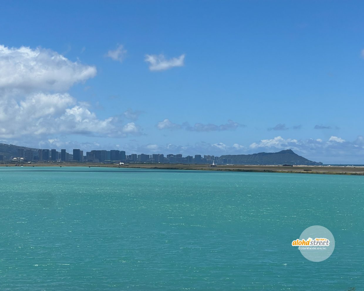 ハワイアンブルーの海に感激