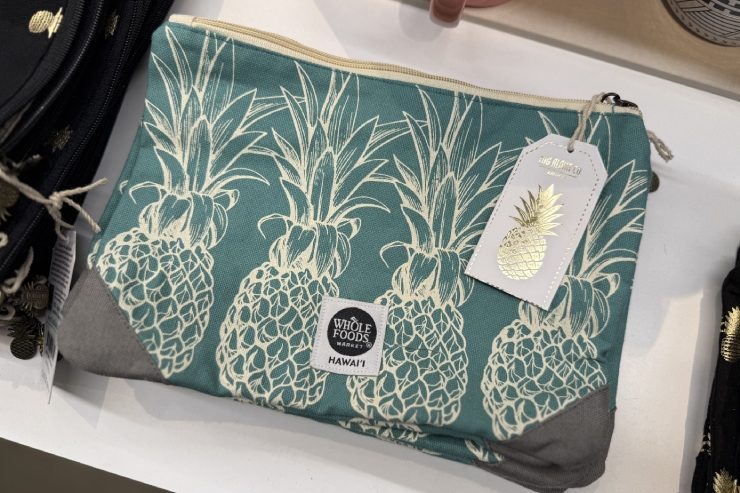 ハワイのホールフーズで買えるクラッチバック