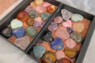 選べる石と贈る、癒しと気づきのマッサージ体験💎