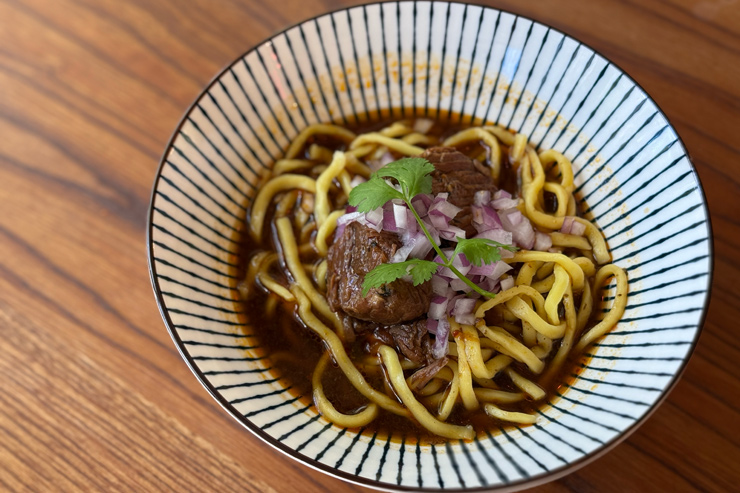 アロハ・アミーゴで今話題のビリアラーメンを食べてきた