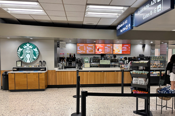 スターバックス／A14ゲート
営業時間：4:30～20:30