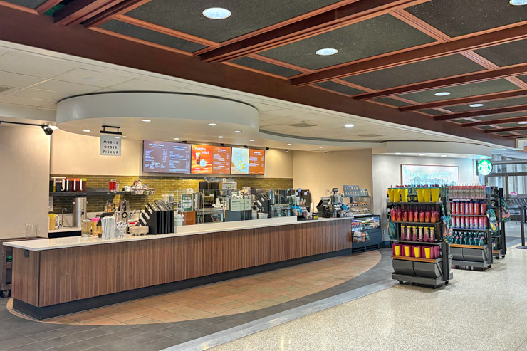 スターバックス
営業時間：6:00～21:30