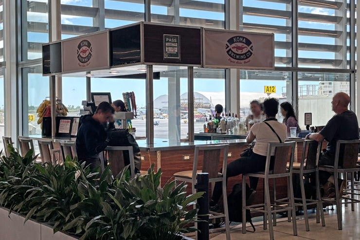 コナ・キオスク
営業時間：10:00～23:00