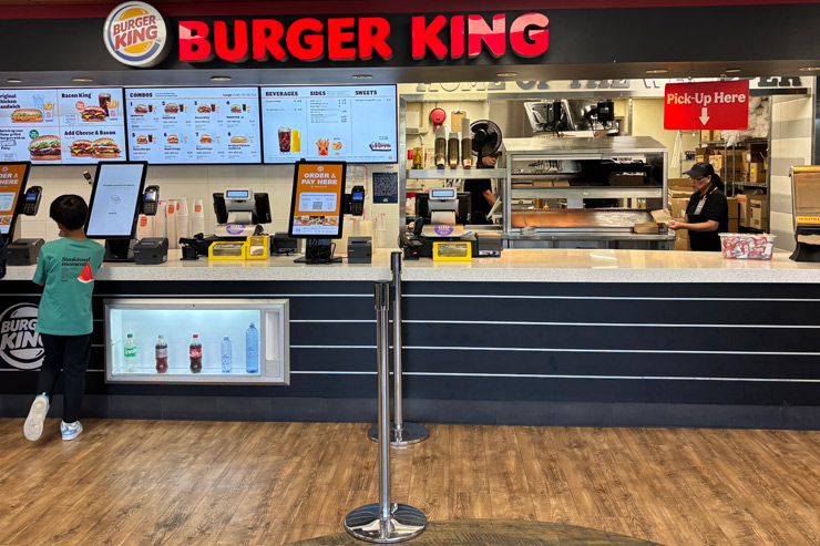 バーガーキング
営業時間：5:00～22:00