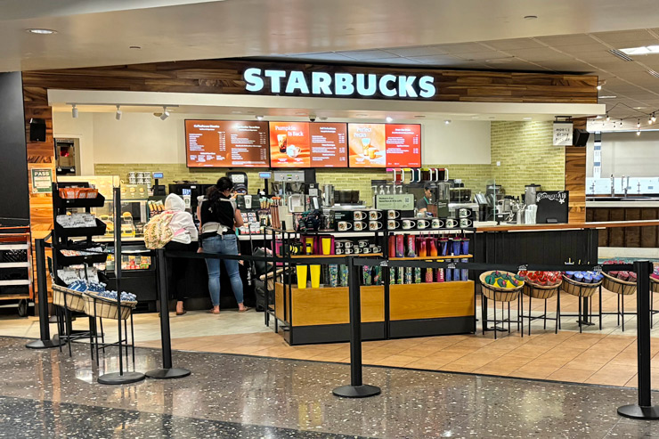スターバックス／A18ゲート
営業時間：4:45～21:00