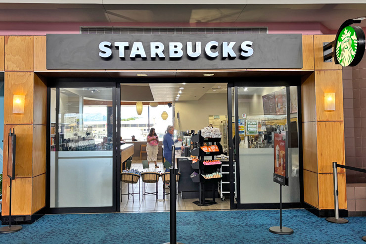 スターバックス
営業時間：4:30～23:00