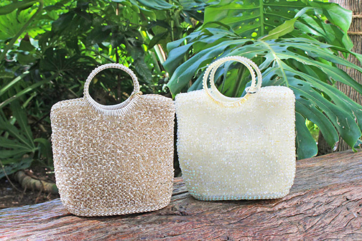 スタンダード・エクスクルーシブ（写真左オロビアンコ、写真右オーロラ 各$475）