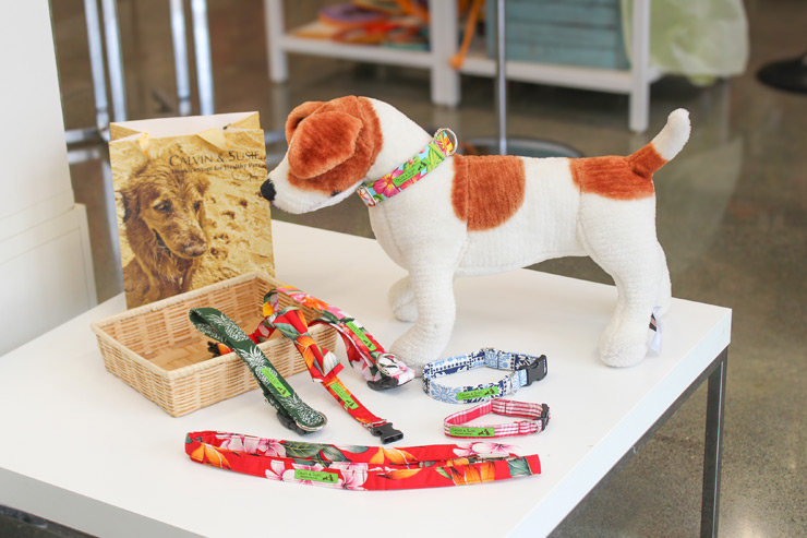 首輪（XS$24、S$26、M〜L$28）、蝶ネクタイ（$16）リード（$26）