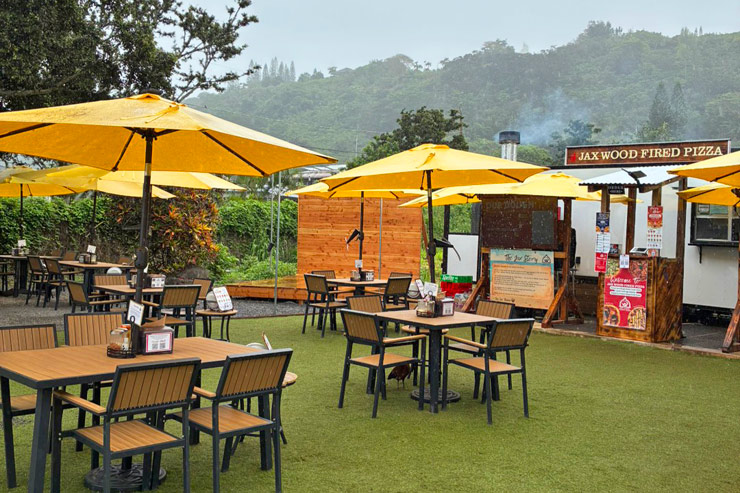 ビーチのすぐそば！ハレイワの人気ピザ店の2号店