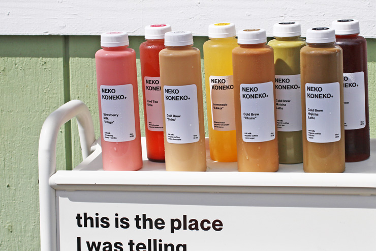 テイクアウトに！ローカルカフェでボトルドリンクが人気