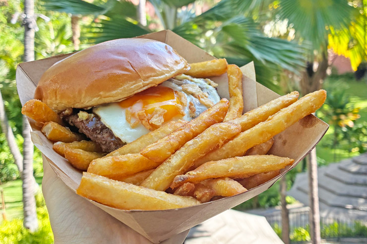 ライブ配信！ワイキキでロコモコグルメを食べ比べ