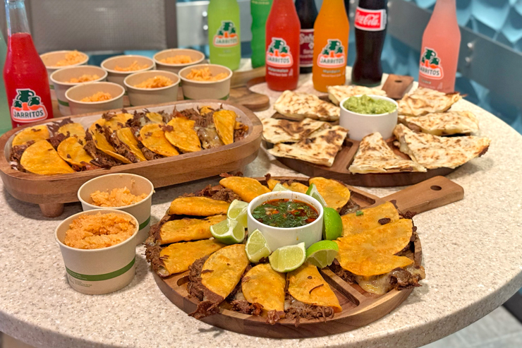 ワイキキのフードコートに本格メキシコ料理店がオープン