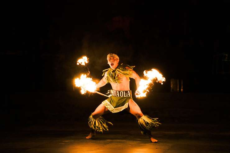 ハワイで世界大会開催！大迫力のファイヤーナイフショー