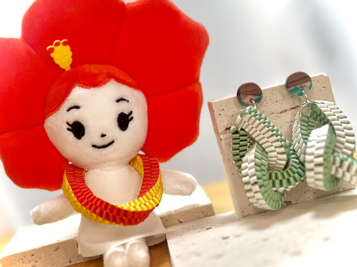 人気のぬいぐるみキーホルダーとアロハナ結び🎀がコラボ🩷