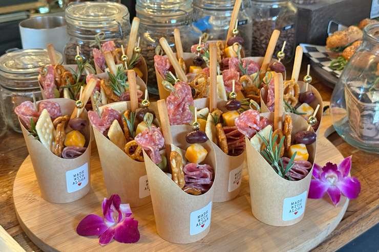 イベント当日はアースカフェが手がけるププも提供