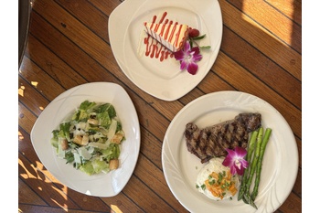 ヨットハーバー望む絶景レストランでお得な3コースが楽しめます✨