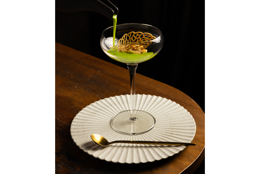 野菜とキヌアのタルタル、冷製豆スープ