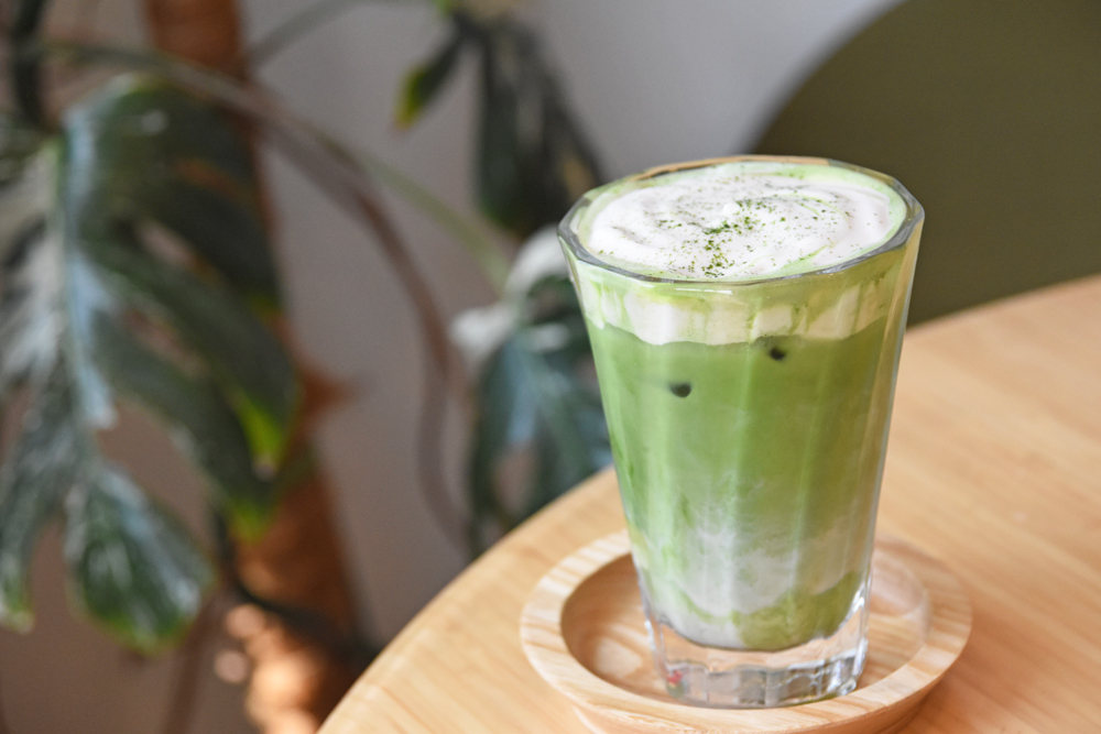 ハワイ ネココネコカフェ ブルーベリー抹茶ラテ