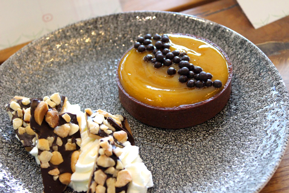 チョコレート・ガナッシュ・クランチ・タルト