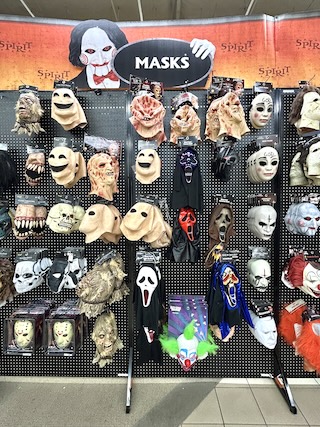 🎃 ハワイ最大のスピリット・ハロウィーンがワイケレにオープン！👻✨