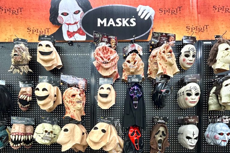 ハロウィーンの準備はワイケレへ🎃 スピリット・ハロウィーンで仮装グッズを探そう👻✨